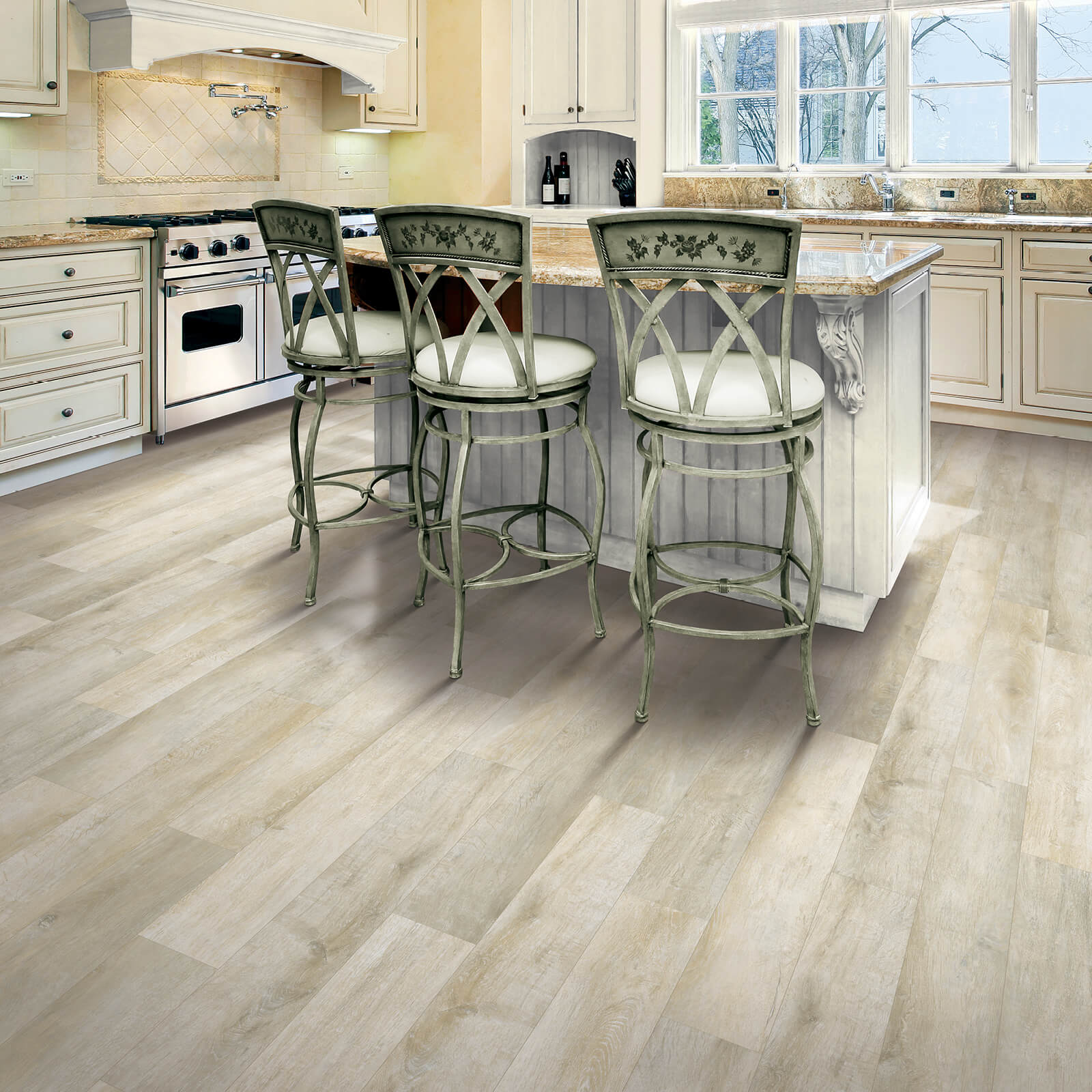 Hardwood flooring in kitchen | Rockwall Floor and Paint